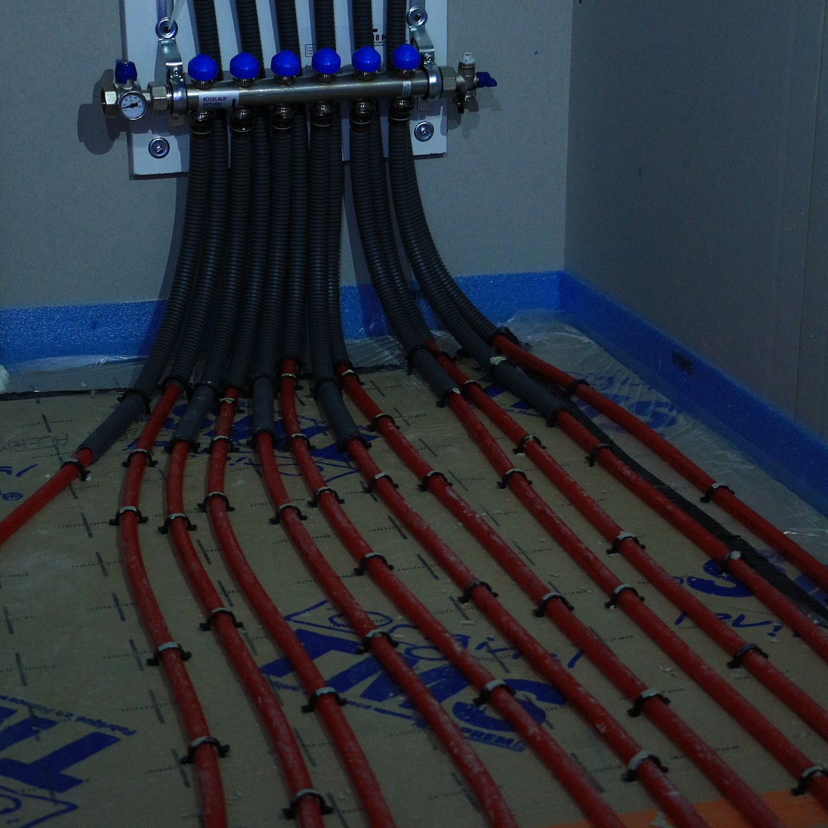 Stainless steel heating circuit manifold HKV PNG with floor heating