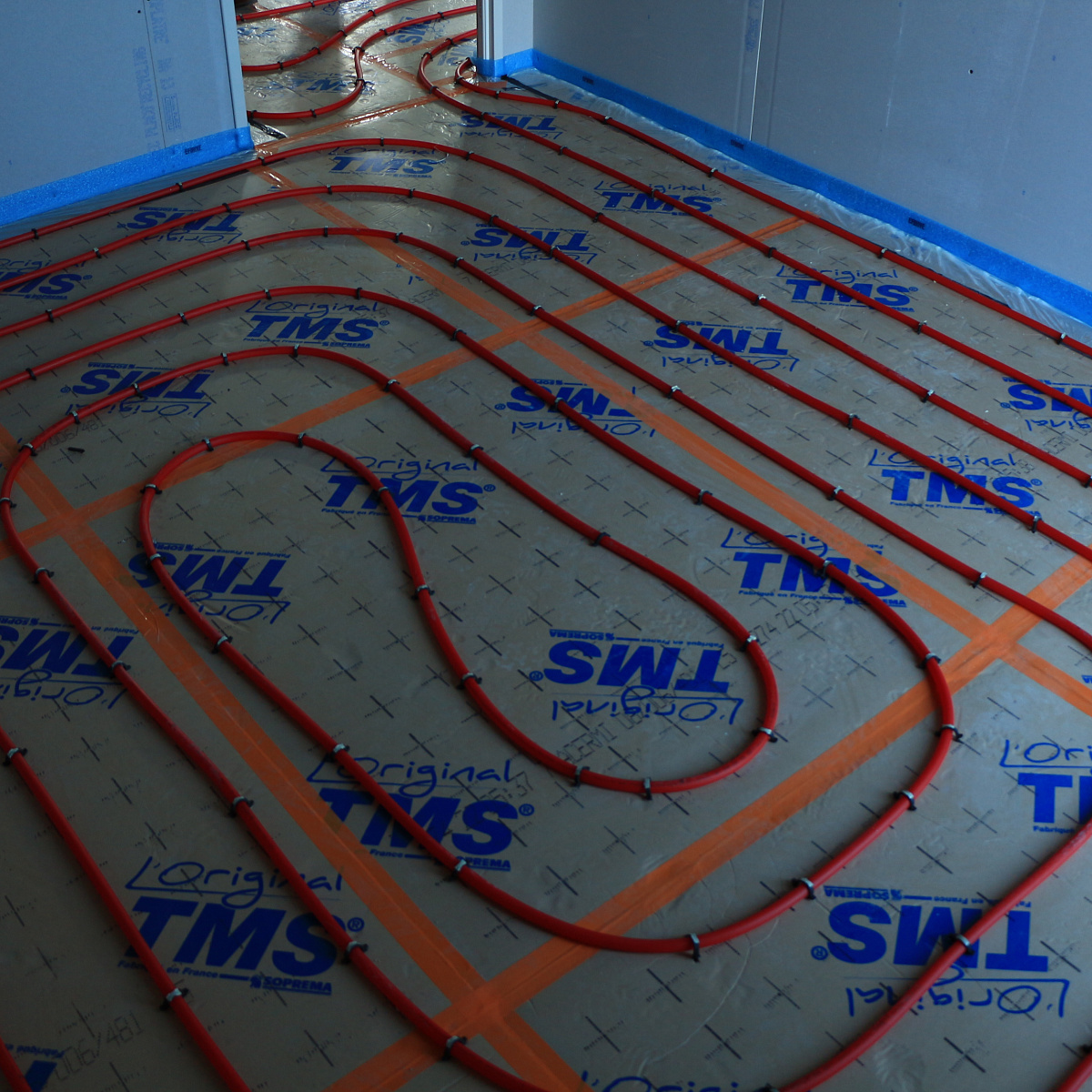 Floor heating installation